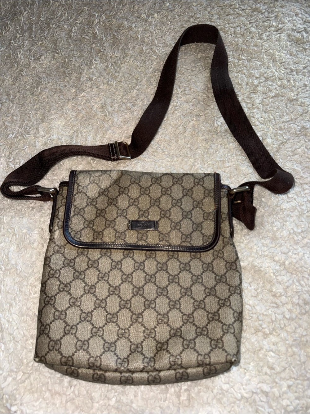 Gucci Beige & Brown GG Monogram Clutch - Picture 2 of 11